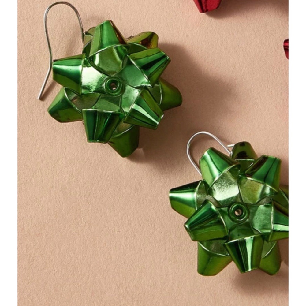 NWT Gift Bow Earrings